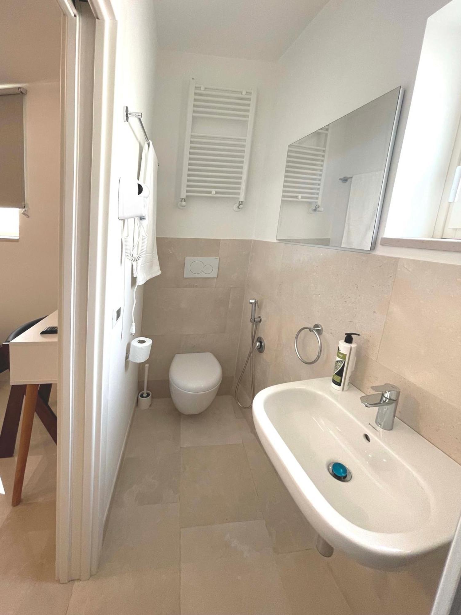 Augustea Bed & Breakfast Sannicandro di Bari Bagian luar foto